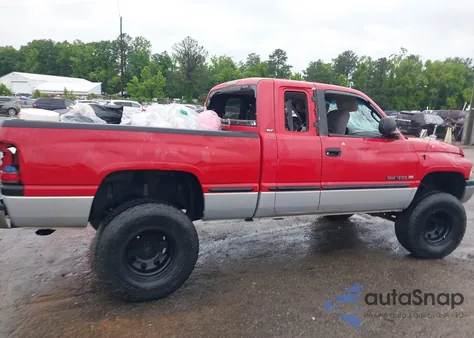 1999 Dodge Ram 1500 St z USA, uszkodzony, nr VIN 3B7HF13Z8XG101729